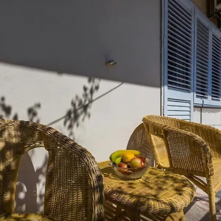 Modernes Mit Balkon Apartment