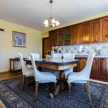 Apartment Modernes Mit Balkon