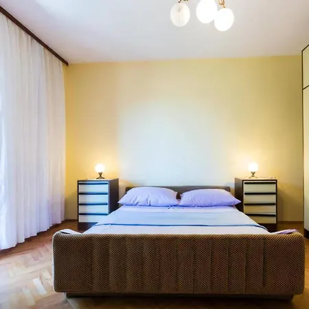 Modernes Mit Balkon Apartment Bibinje